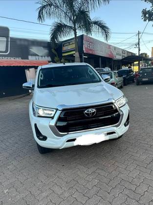 TOYOTA HILUX 2.8 D-4D TURBO DIESEL CD SRX 4X4 AUTOMÁTICO